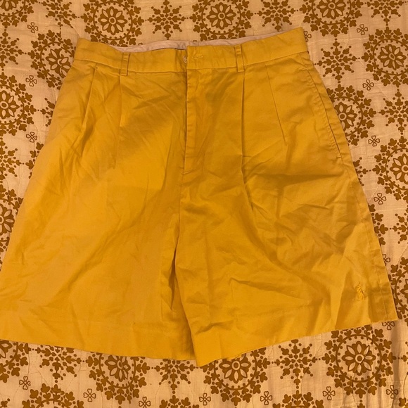 Ralph Lauren Golf Pleated Yellow Shorts - Picture 2 of 6